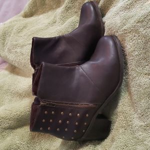 9W Avenue nailhead trim boots